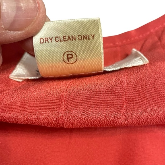 Primrose 100% Silk
Scoop Neck Blouse -
Coral Rose size XS - Picture 9 of 13